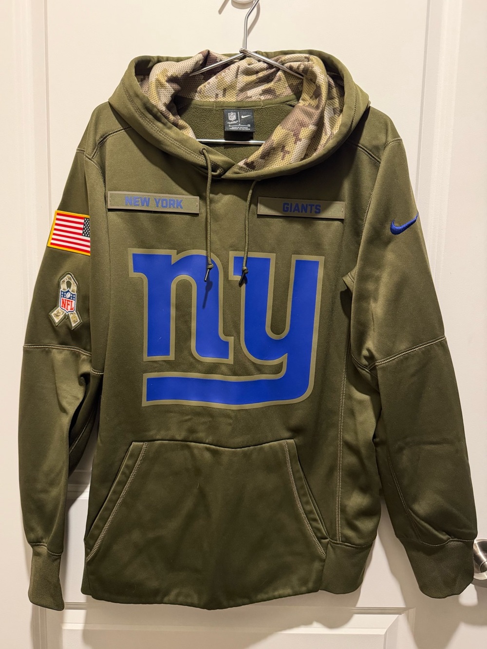 Men’s Nike “NY Giants” Salute to Service Sweatshirt